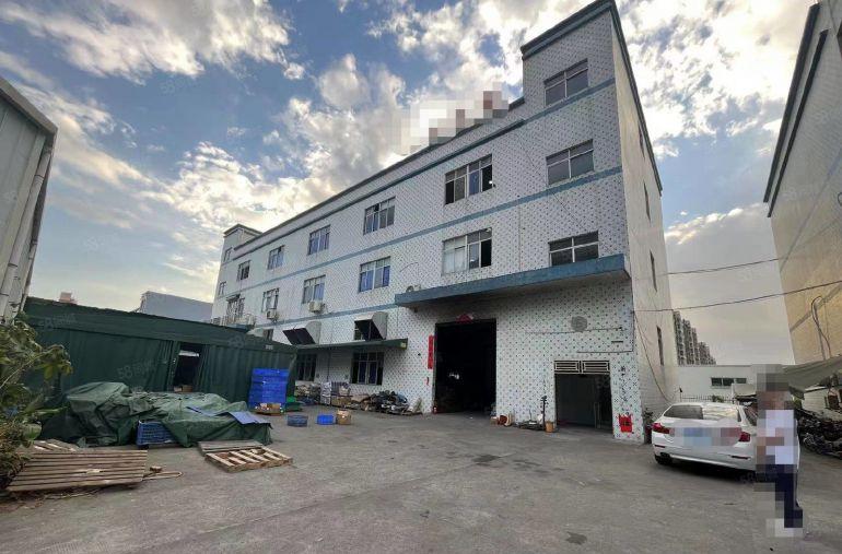 凤岗中心地段4000平方米独院厂房出租）带装修水电