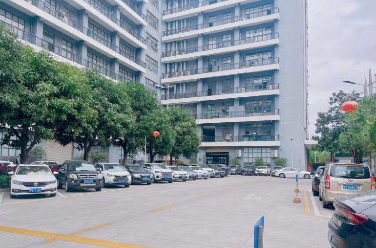 带装修三楼厂房出租）凤岗五联新出2000平方米楼上厂房出租