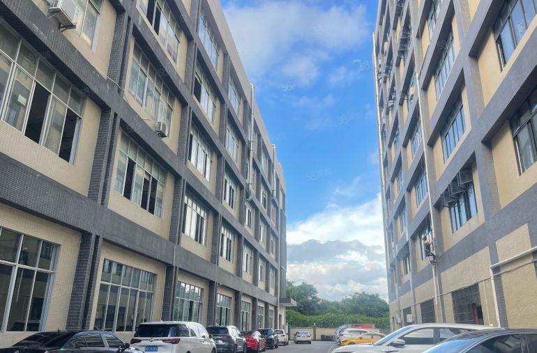 凤岗雁田精装修厂房低价出租2楼750平方