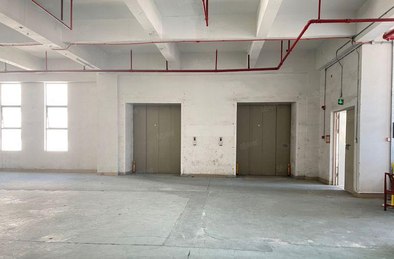 凤岗雁田新出原房东楼上3500平厂房仓库出租，价格便宜