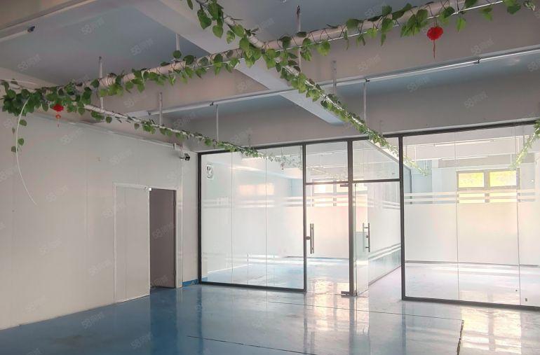 凤岗原房东 标准楼上1200平方厂房出租，价格便宜，空地超大