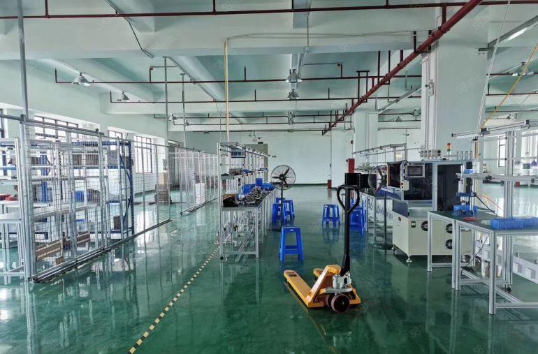 清盘12元凤岗五联楼上1500平方带办公室装修厂房仓库出租