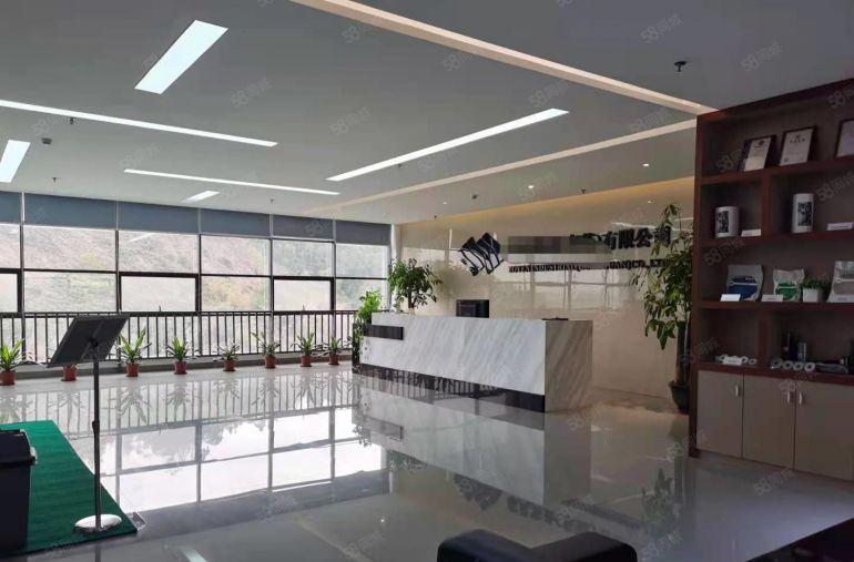 凤岗五联新出楼上1500平现成装修厂房仓库出租，位置好易招工