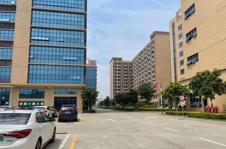 凤岗临深原房东实际面积单层3000平精装修无转让费出租