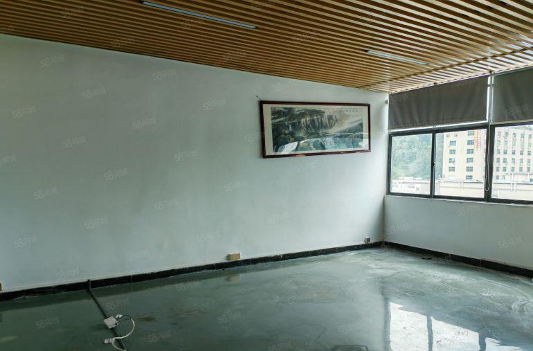 凤岗金凤凰厂房仓库出租2000平（500平起分）拖头进出方便