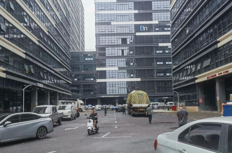 滴水8米原房东厂房出租独门独院全新产业园