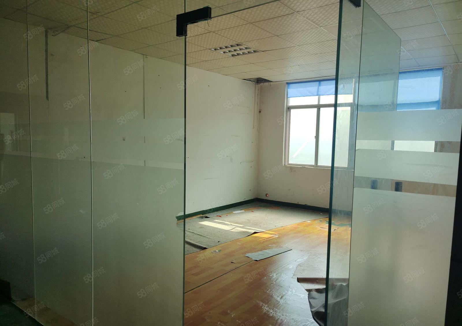 凤岗镇邻深新出3楼1500平方4楼1300平方重工业好招工来