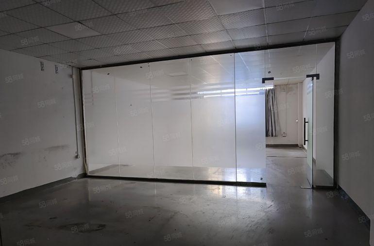 凤岗主干道边新出2楼1380平精装修厂房出租，现办公室地水电