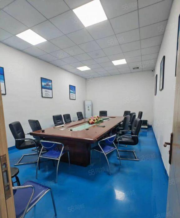 凤岗原房东独院一楼厂房出租，7.5米高带牛角行车空地超大免费