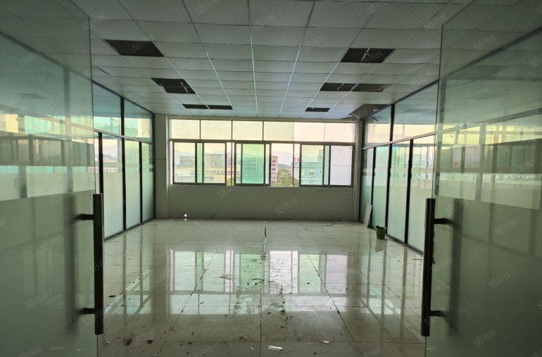 凤岗原房东800平，实际面积出租，带精装修办公室。厂房出租