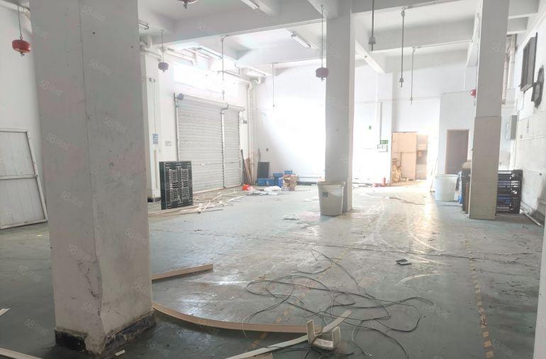 凤岗厂房出租一楼300平5米高 可做注塑五金 CNC 模具