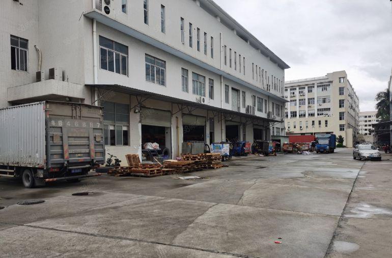 凤岗五联3000平一楼适合物流电商空地大四边可卸货