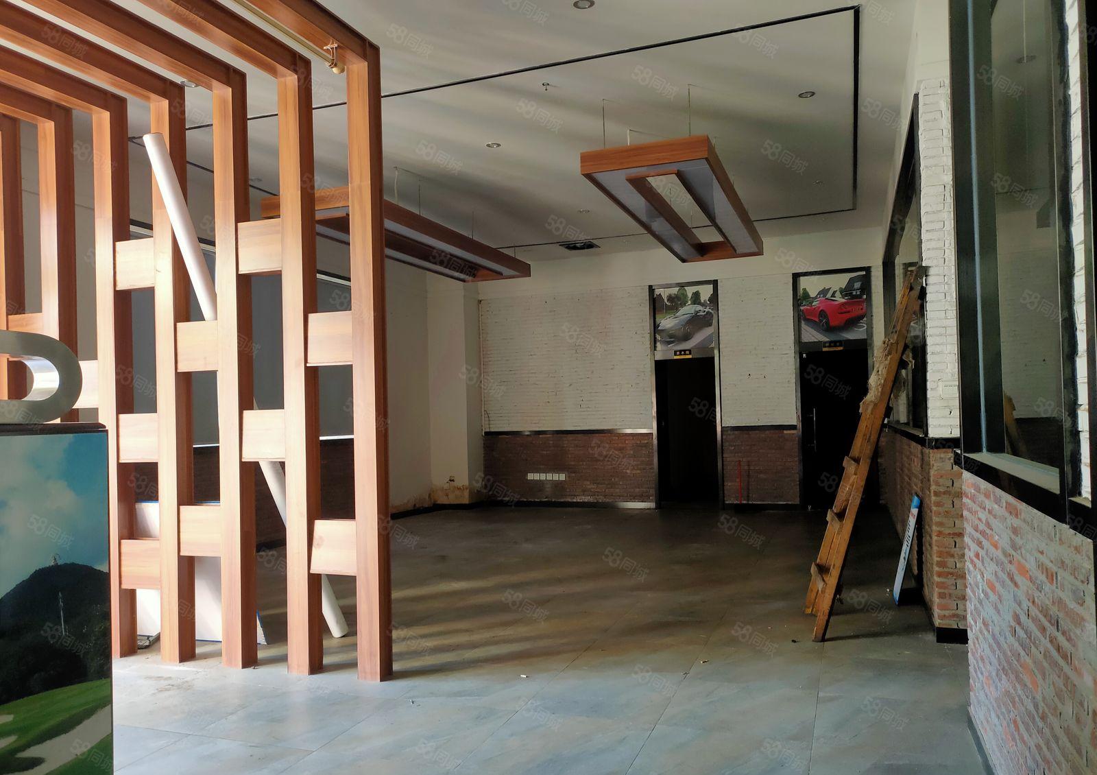 金凤凰一楼7米高 现成办公室 带消防喷淋 离东深线300米