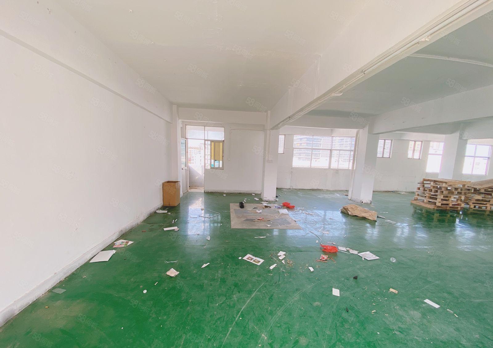 凤岗雁田自家厂房出租600平租金8000现车水电办公室