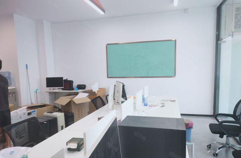 凤岗雁田138平带家私空调写字楼办公室出租 豪华精装修