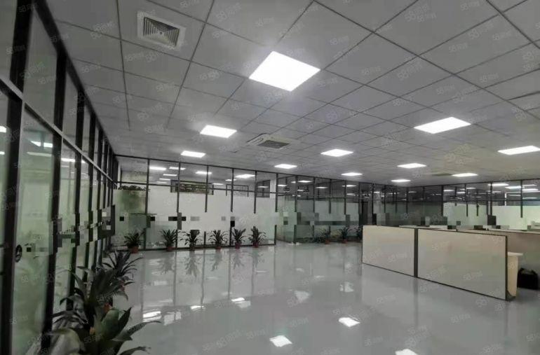 凤岗雁田新出原房东楼上3300平带装修厂房仓库出租，拎包生产