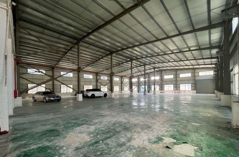 凤岗新出原房东单一层滴水八米。带牛角位，周边没有居空地非常大