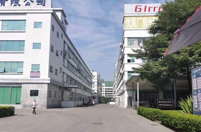 凤岗五联靠深圳新出原房东楼上5000平厂房仓库出租，大小分租