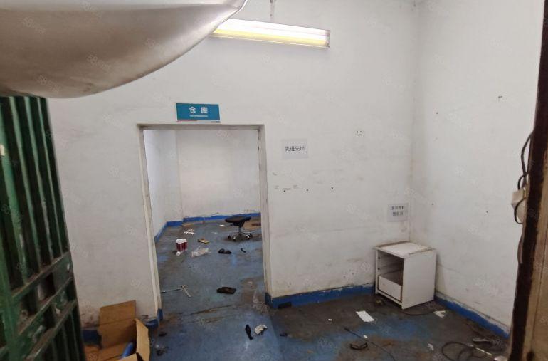 1000平方带行车免转让费原房东重工业一楼厂房出租雁田布心村