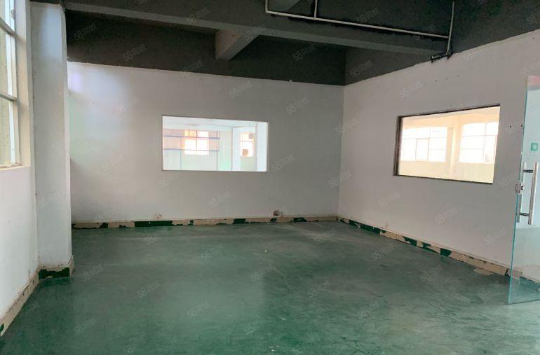 凤岗低价厂房出租，金凤凰二楼整层860平厂房低价出租现成装修