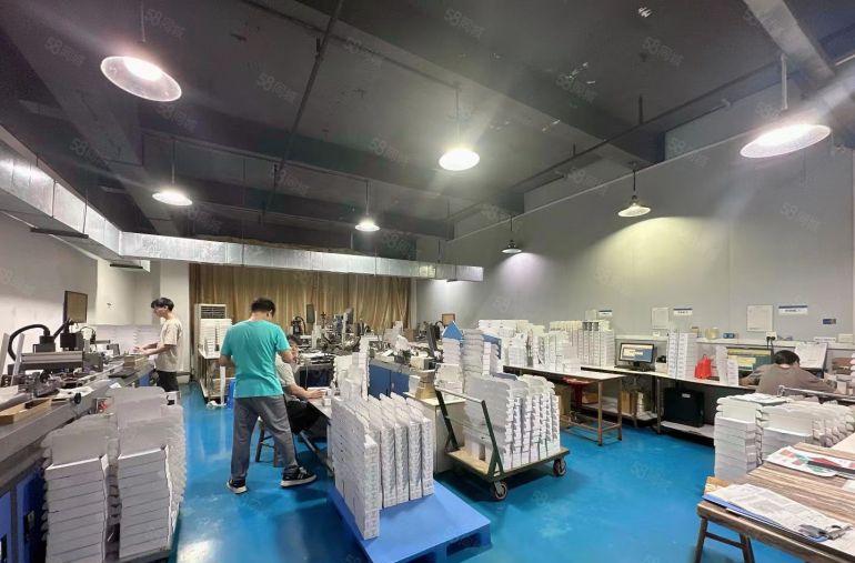 凤岗新空出精装修楼上整层3300平，主线装修不拆 不用转让费