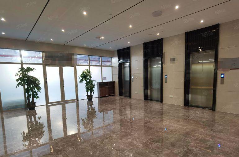 拎包生产，凤岗五联新出原房东楼上2200平带装修厂房仓库出租