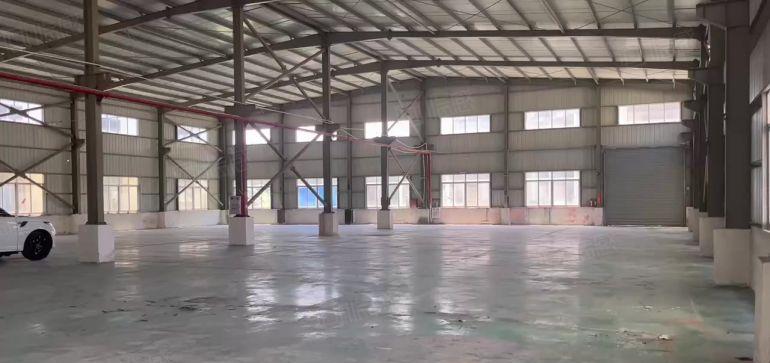 凤岗新出原房东单一层滴水八米。带牛角位，周边没有居空地非常大