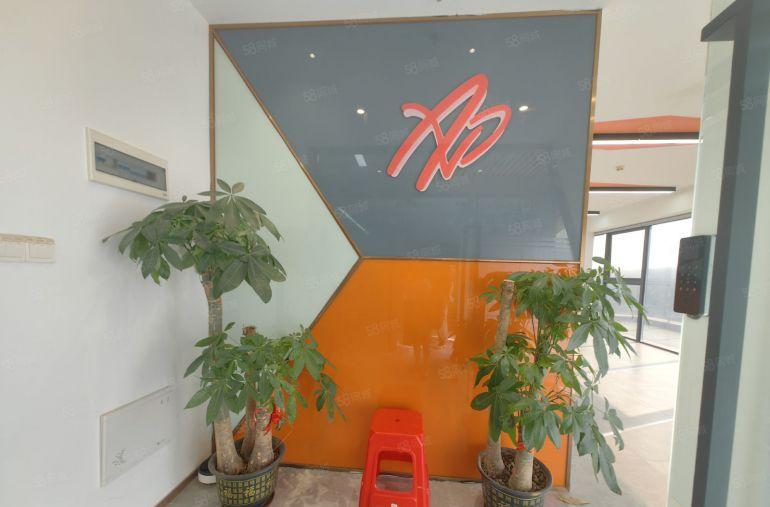 东莞凤岗镇靠深原房东楼上精装修写字楼198平主干道边厂房出租