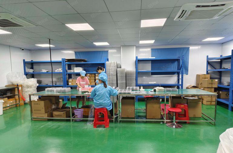 凤岗汽车站新出楼上现成无尘车间厂房500平方 电子贴片触摸屏