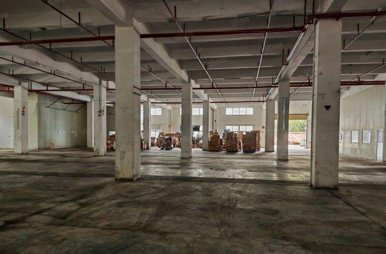 凤岗雁田靠近深圳平湖厂房仓库出租低价出租2300平可分租