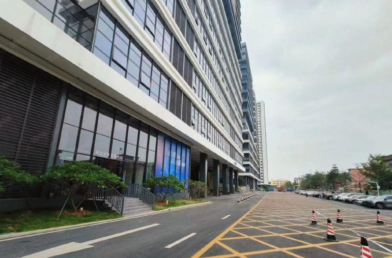 首层高8米凤岗竹塘厂房出租单层面积1800平，多层大小可分租