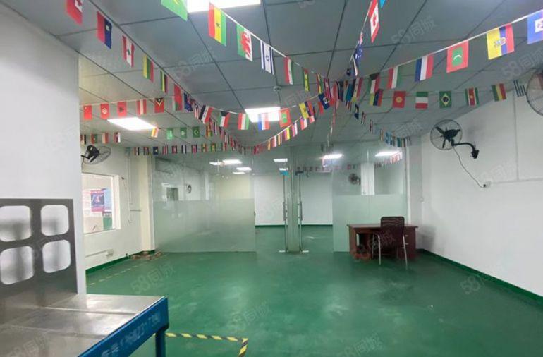 凤岗豪华装修550平厂房出租，全新地坪漆带吊顶，独门独院