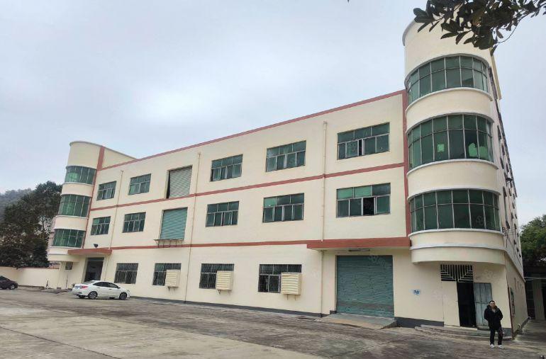 凤岗原房东一楼2000平厂房仓库出租，100平起分租水电齐全