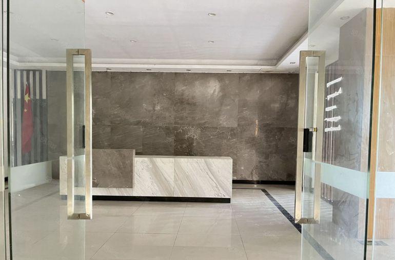 10元凤岗原房东无尘精装修0公摊每层2000平方厂房出租