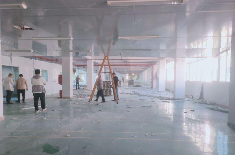 凤岗五联楼上2750平包装电子毛刷 现成水电办公室 拎包入驻