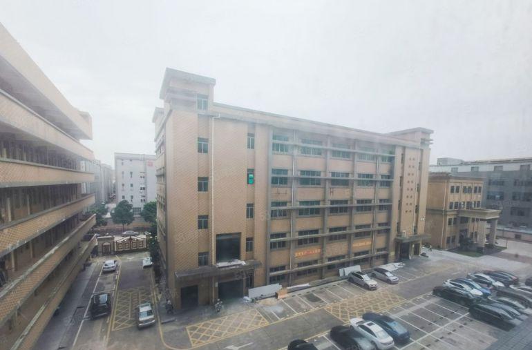 独院一楼1100平，楼上2700平可做电子仓库各行业，空地大