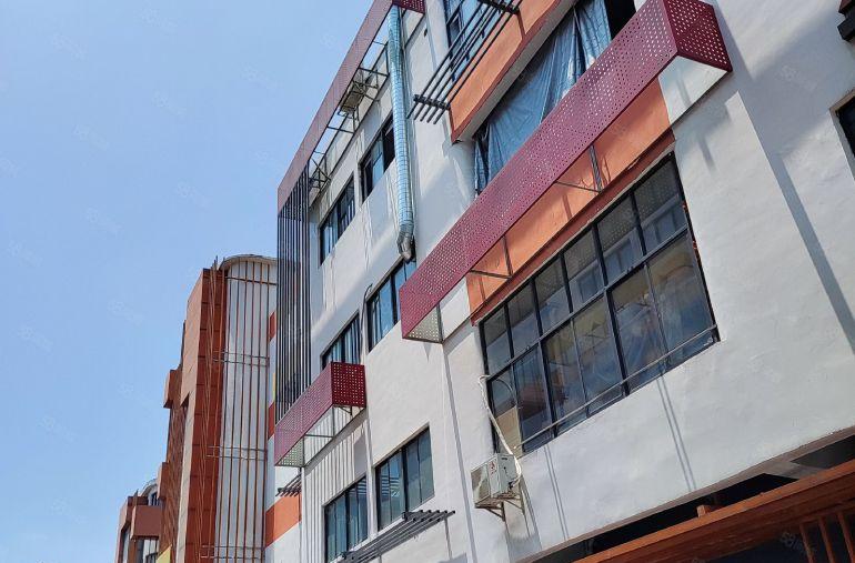 9.9元平万江三楼732平厂房两吨货梯4.5米高采光好直租