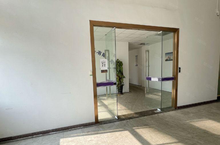 万江大莲塘二楼1300平方标准厂房出租水电齐全有现成办公室