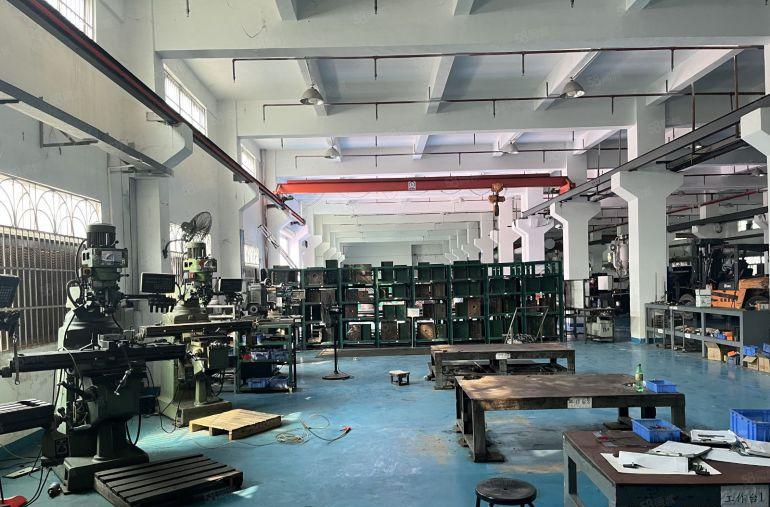 万江新出标准独院厂房出租。空地大带航车。适合五金电子仓库等行