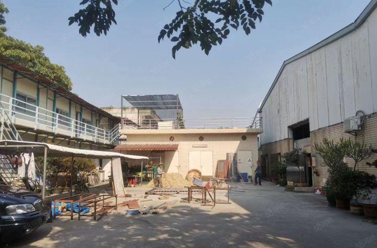 原房东小独院钢构2000平，可做机械注塑球馆等各行业