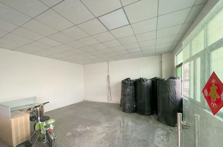 万江共联原房东出租600平方标准一楼厂房水电齐全有现成办公室