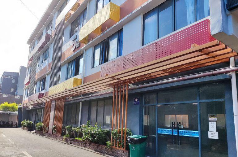 全新地坪漆万江三楼778平厂房两吨货梯4.5米精装修带无尘车