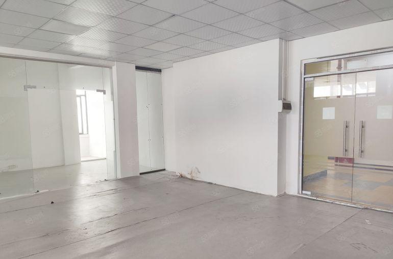 万江中心3楼小型厂房152平有隔间有电梯适合电商仓库房东直租