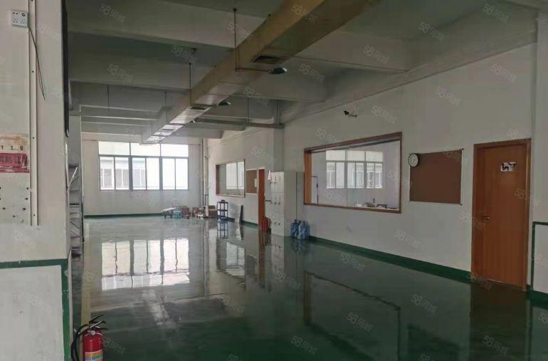 没有公摊面积标准一楼1600平方急租，有现成装修