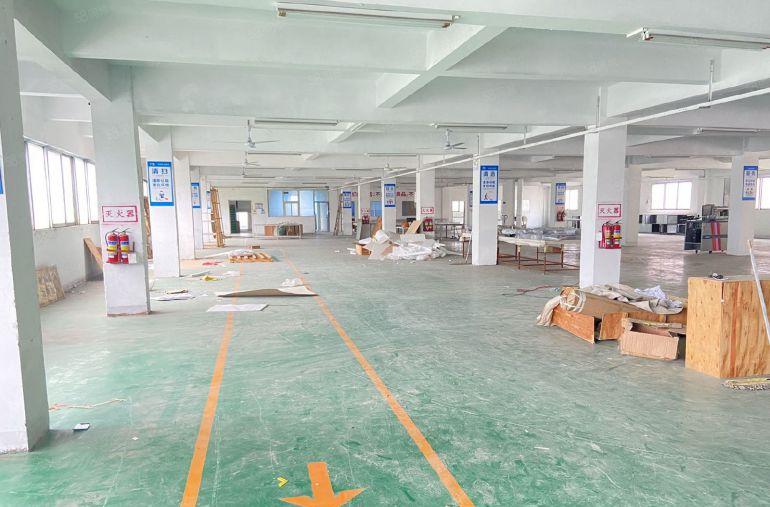 万江中心原房东厂房出租，形象好，价格便宜，交通方便