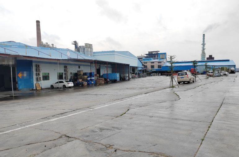 万江环城路外原房东独院厂房出租，带地坪漆，吊顶，拖头可进车间