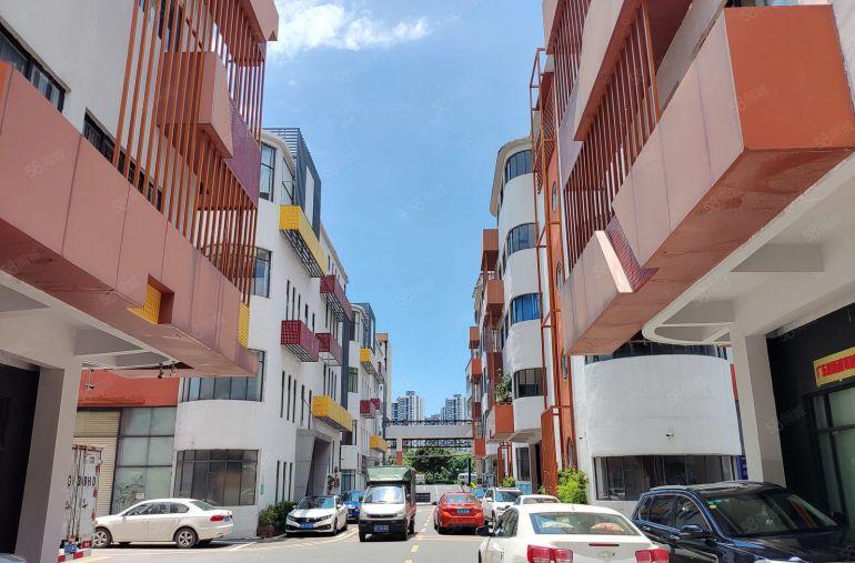 万江中心3楼小型厂房152平有隔间有电梯适合电商仓库房东直租