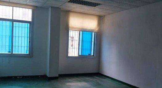 凤岗五联一楼适合各行业厂房400平，水电齐拎包入驻