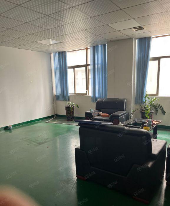 黄江靠樟木头铁皮2000平，可分租，适合仓库