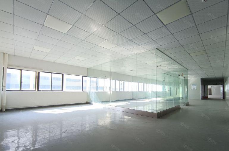 大朗楼上现成装修1130平，实际面积出租价格10元，靠近高速